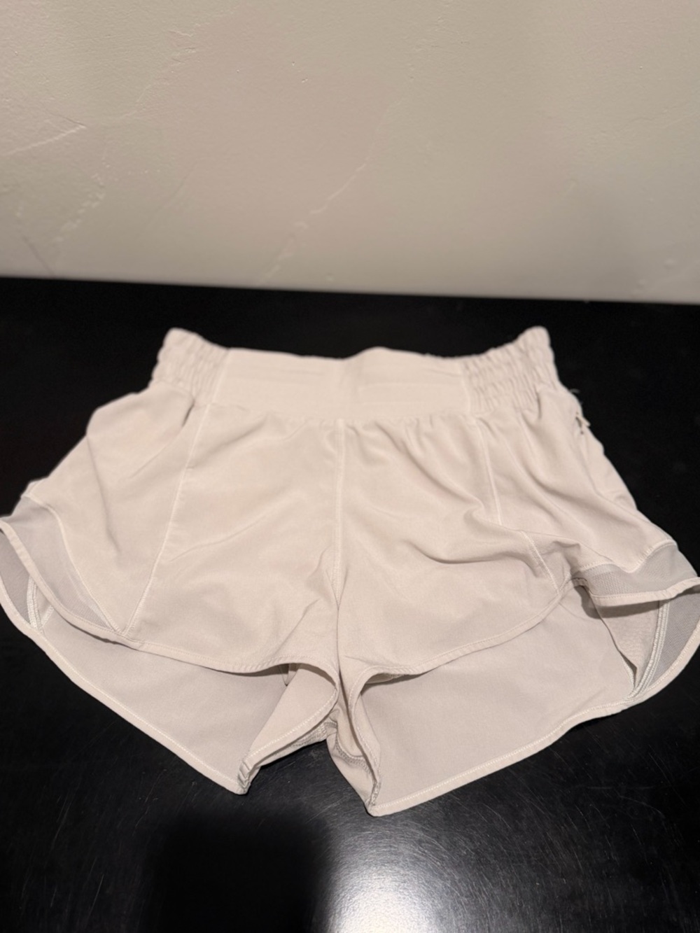 Lululemon Hotty Hot lined shorts size 4